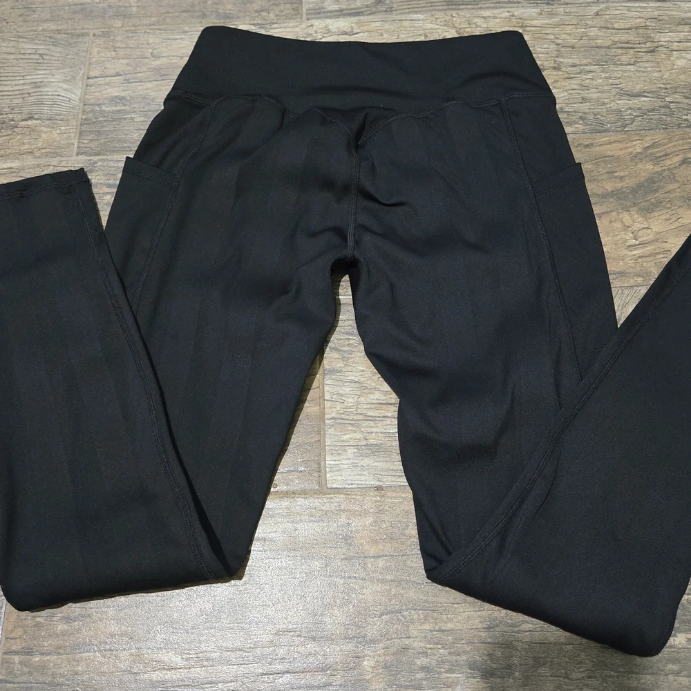 Skinnify Leggings with Built-in Resistance Bands And Side Pockets - Picture 5 of 7